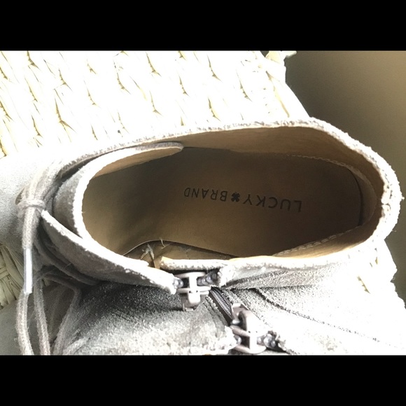 Lucky Brand Shylow Suede Ankle Booties Sz 7.5 - Picture 8 of 10
